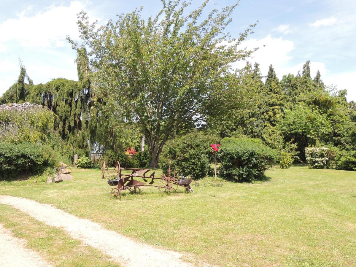La Ferme Du Bourg Panzió Eraines Kültér fotó